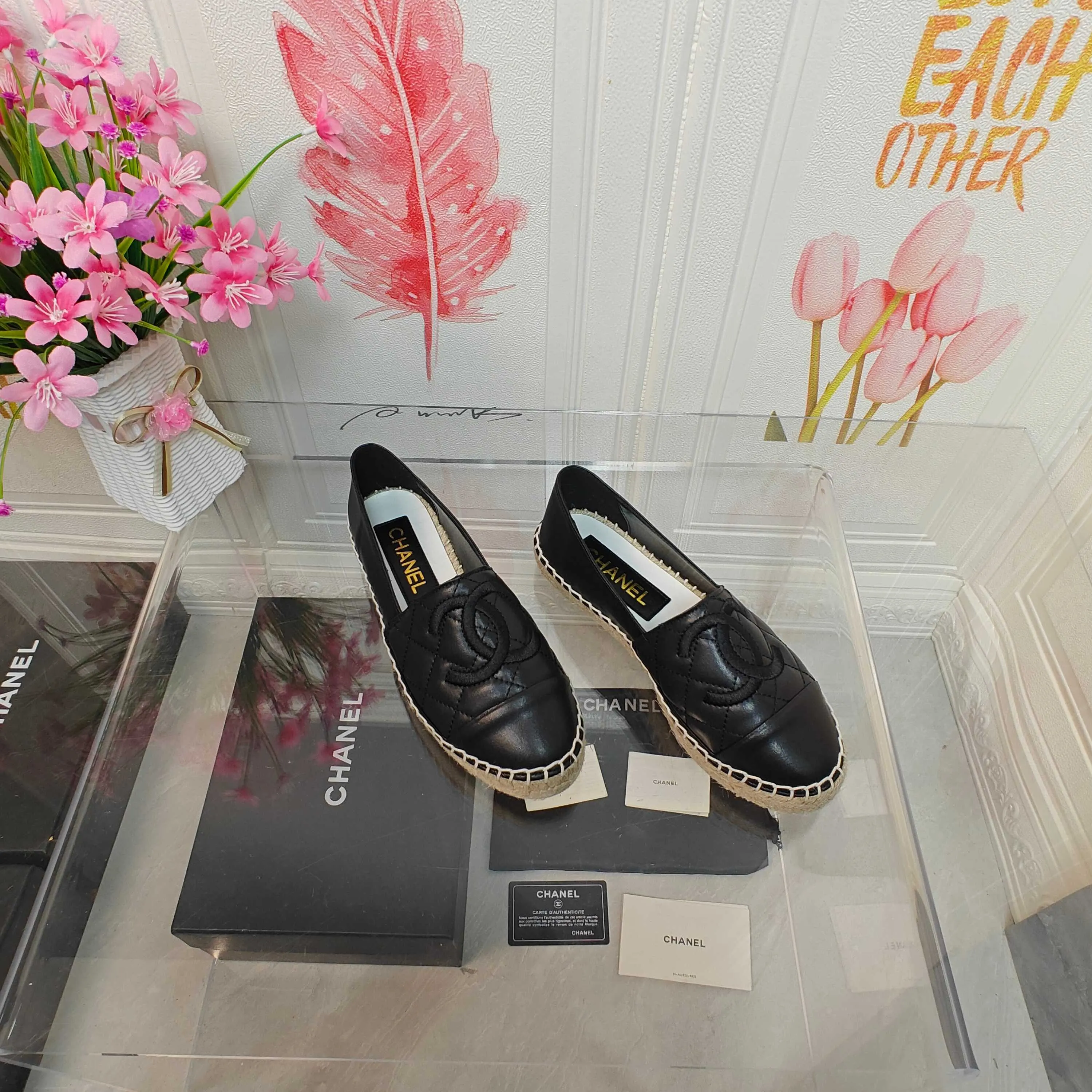 👟👟Ex-factory price 400👟👟 CHANEL 2025 early spring new fisherman shoes, top version 👏👏The inner pads are all made of original imported goatskin! Number of codes: 35 - 40 (codes 34, 41, and 42 can be customized without return or exchange) Standard codes come with a full set of packaging
